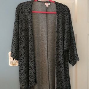 LuLaRoe Black, Grey, White Lindsay (Size: Small)